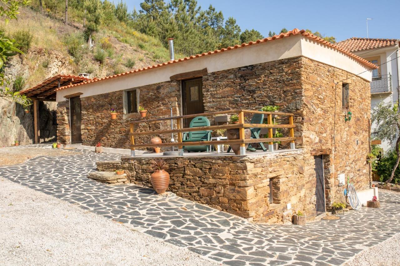 Maison d'hôtes Cavalo De Xisto - Turismo Rural, Lda. à Almaceda Extérieur photo