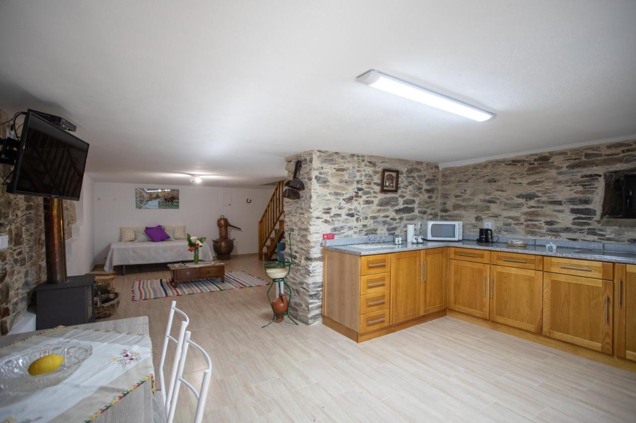 Maison d'hôtes Cavalo De Xisto - Turismo Rural, Lda. à Almaceda Extérieur photo