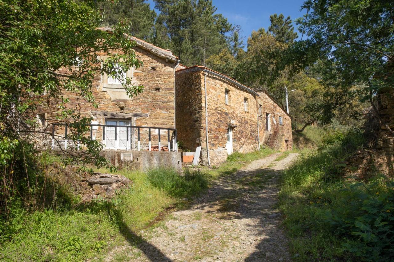 Maison d'hôtes Cavalo De Xisto - Turismo Rural, Lda. à Almaceda Extérieur photo