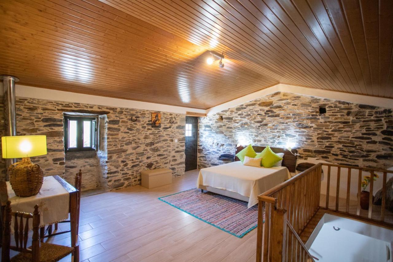 Maison d'hôtes Cavalo De Xisto - Turismo Rural, Lda. à Almaceda Extérieur photo